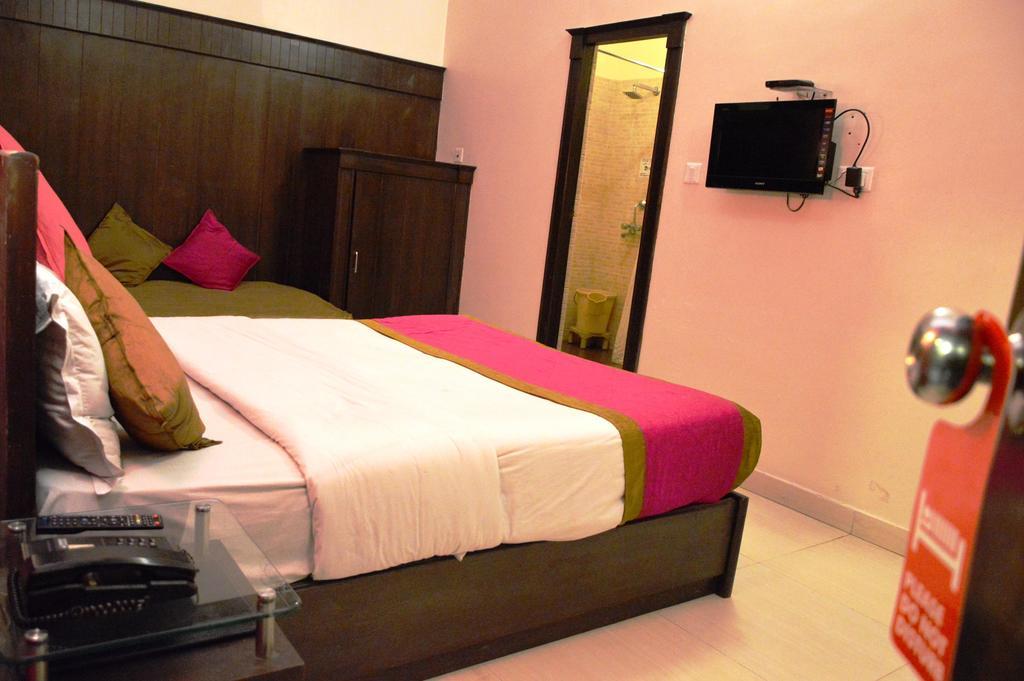 La Casa Hotel Haridwār Екстериор снимка